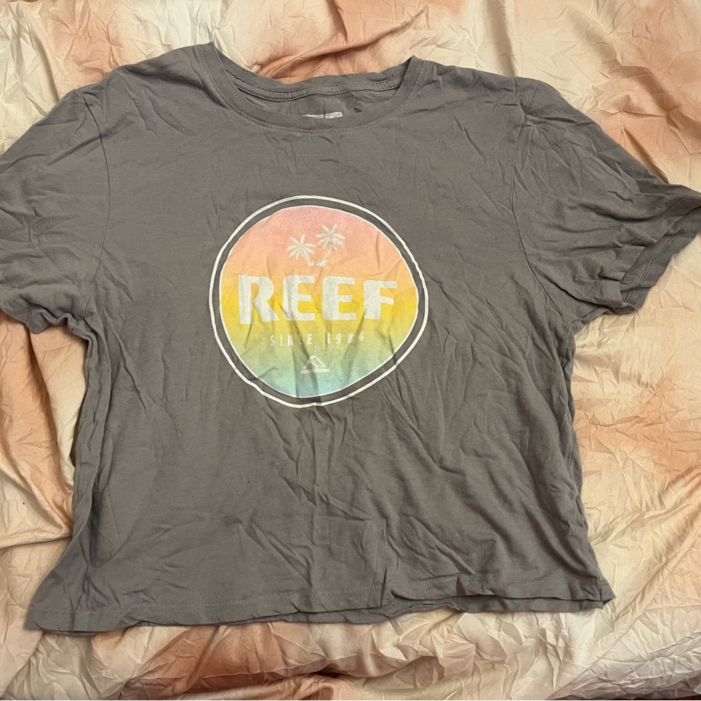 Gray reef graphic crop top